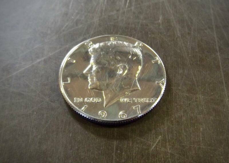 アメリカ銀貨　準未使用　1967年　ケネディ50セント銀貨　送料無料（12602）シルバー400　USA貨幣　ハーフダラー