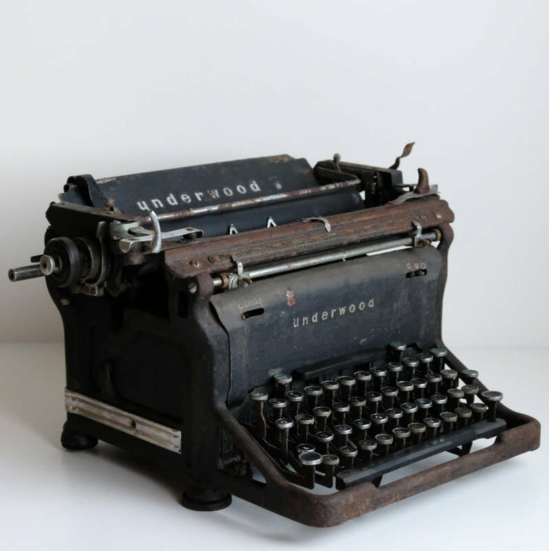 Underwood　アンダーウッド　アンティーク　タイプライター　オブジェ　インテリア　ディスプレイ　店舗用什器