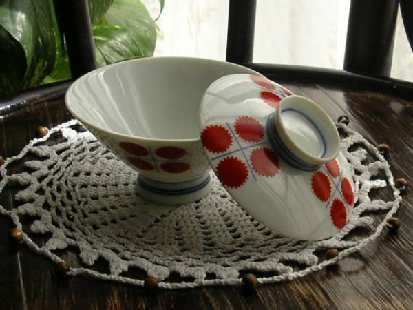◆うつわ屋◆懐かしの昭和レトロ★ポップな蓋付き茶碗・赤