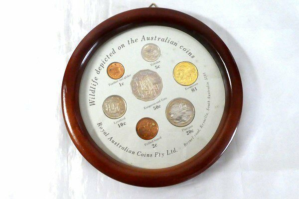 Й★Wildlifedepictedon the Australian coins★オーストラリアコイン★壁掛けインテリア★直径17.5㎝★箱入り★【難あり】