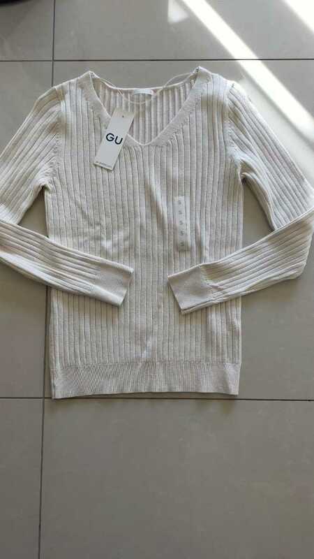 GU■Ｓサイズ■新品タグ付■ワイドリブVネックセーター（長袖）オフホワイト