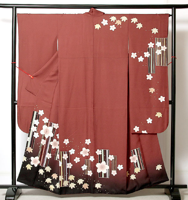 ■2196■正絹お振袖　紅鳶色　縞窓枠に桜文様　美品