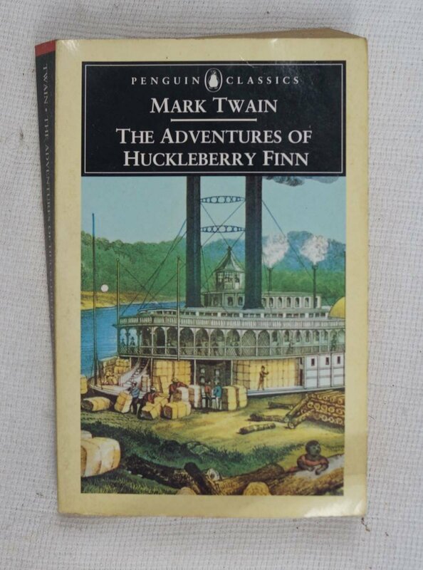 Mark Twain : The Adventures of Huckleberry Finn ( English / 英語 ) 