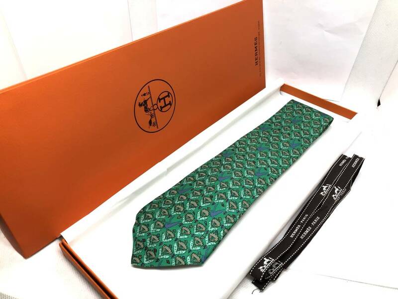 美品★エルメス HERMES★ネクタイ シルク100% 鳥柄 グリーン系