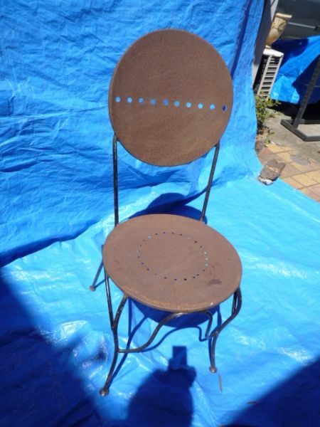 ■f7225I ブランド不明 スペイン製 椅子 チェアー サビ 鉄 レトロ 飾り 園芸 ガーデニング 中古