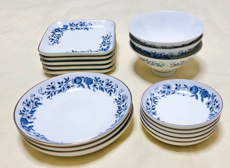 昭和レトロ Yamato Chinaヤマト陶器　金彩ブル－花柄皿茶碗　食器16点