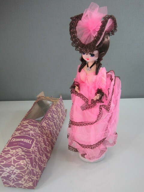 ポーズ人形 韓国製　箱入り　昭和レトロ　ファッション　フランス人形 インテリア コレクション ビンテージドール　アンティーク
