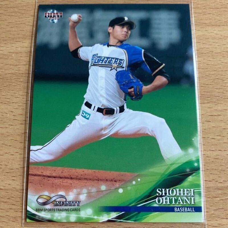 即決●BBM2019 INFINITY #25 大谷翔平 SHOHEI OHTANI 北海道 日本ハムファイターズ　二刀流　インフィニティ