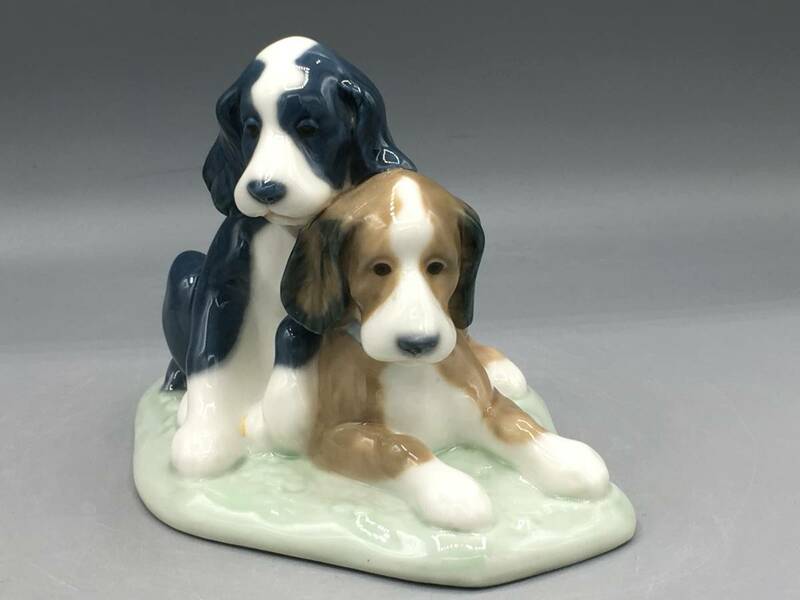 国内発送 リヤドロ 犬 フィギュリン スペイン製 陶器 置物 リアドロ ナオ (80-80-933)
