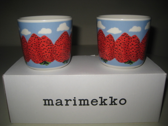 ● marimekko マリメッコ　MANSIKKAVUORET　マンシッカヴォレット　ラテマグ　ペア　箱付　いちご　苺　イチゴ