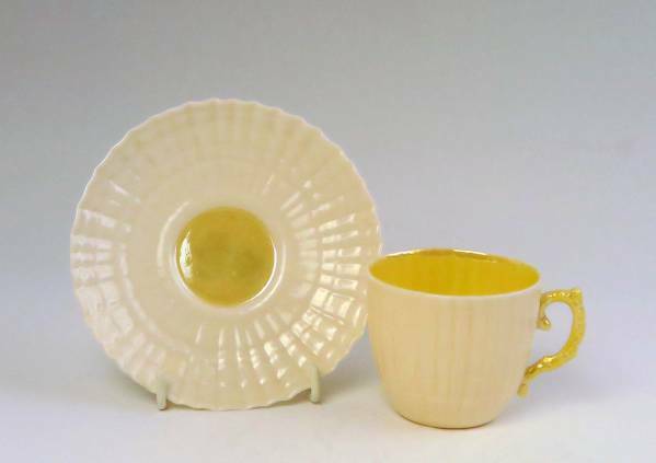 　　ベリーク 　Belleek　　　=　カップ&ソーサー　=　シェルタイプ　(1級品)