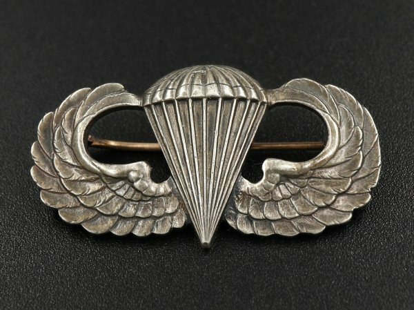 WW2 US ARMY AIRBORNE ビンテージ シルバー製 ジャンプ ウイング 空挺兵 ミリタリー ピン バッジ エアボーン 米軍 徽章 アメリカ軍