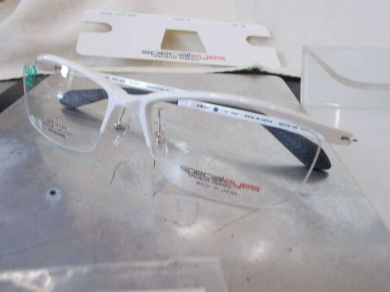 specialeyes 抗菌加工 耐熱超弾性眼鏡フレームSPE-8394-4 スポーツにいかが 　お洒落な白