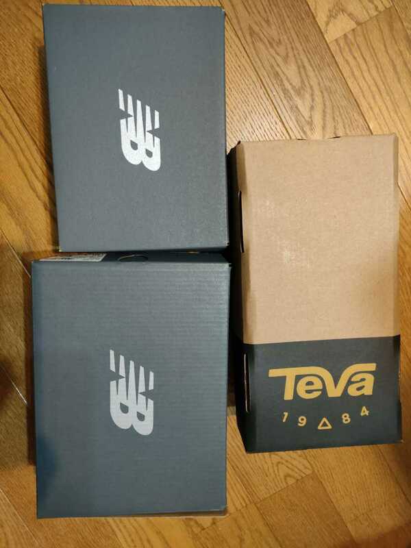 空箱 new balance ニューバランス ×2 TeVa スニーカー サンダル　子供用