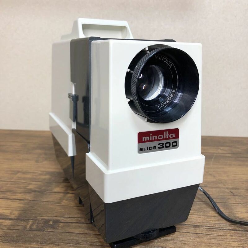 電源確認済み『Minolta Slide300』ミノルタスライド映写機 プロジェクター 投影機