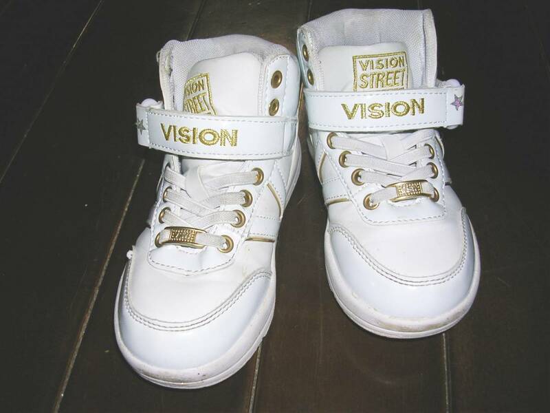 中古子供用靴VISION・STREET・白（サイズ18.0）汚れあり