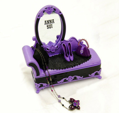 【新品】ANNA SUI アナスイ★ソファー型 バニティボックス 紫（ジュエリーボックス 小物入 アクセサリーケース 15周年記念 ドレッサー 猫足