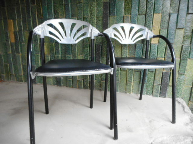 イタリア製　AIISEA　Chair　SIMONETTI　アールデコ　モダンチェア　アルミレザー張り　2脚　イス　中古品