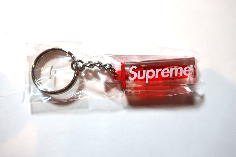 2018Supreme Level Keychainシュプリームレベルキーホルダー赤