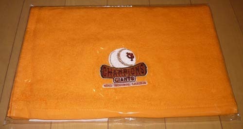 ☆読売ジャイアンツGIANTS☆日本一☆2012年　CHANPIONS・刺繍入り【未開封】応援タオル ◆巨人◆優勝記念　☆送料140円