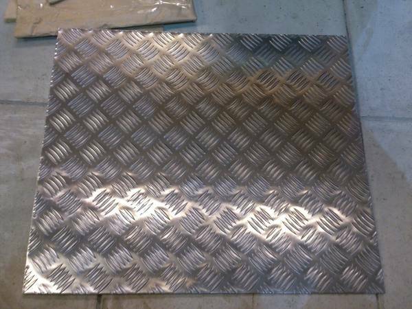 アルミ縞板 2.5t×585×505 シマ板 端材 滑り止め デコトラ DIY