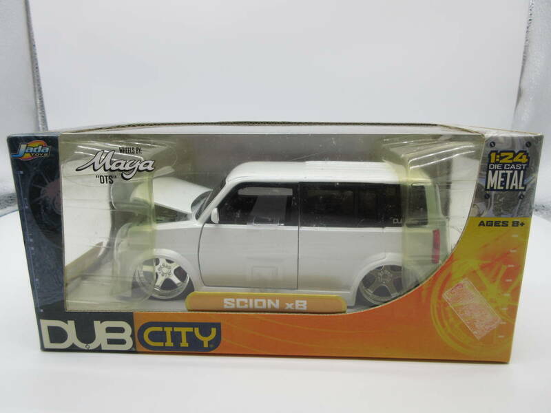 1/24 Jada TOYS　DUB CITY　トヨタ bB サイオン xB　ミニカー　ホワイト