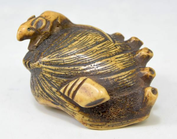 【骨製】「鮑に鼠　根付」　彫刻　提物　工芸　アワビ　古美術　古道具　和装小物　装飾品　y91614942