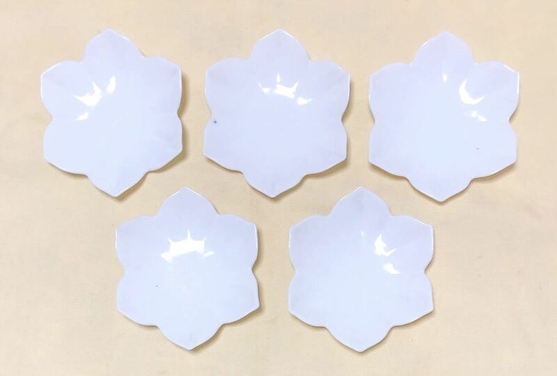 惣山造　白い花型小皿5枚