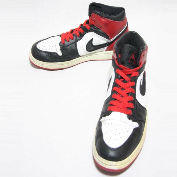 USED品 NIKE AIR JORDAN 1 RETRO つま黒 9.5(27.5cm)