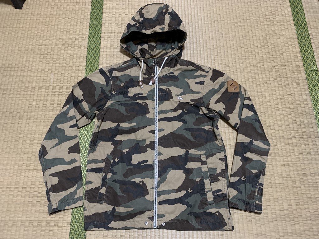 Quicksilver/クイックシルバー 迷彩マウンテンパーカー