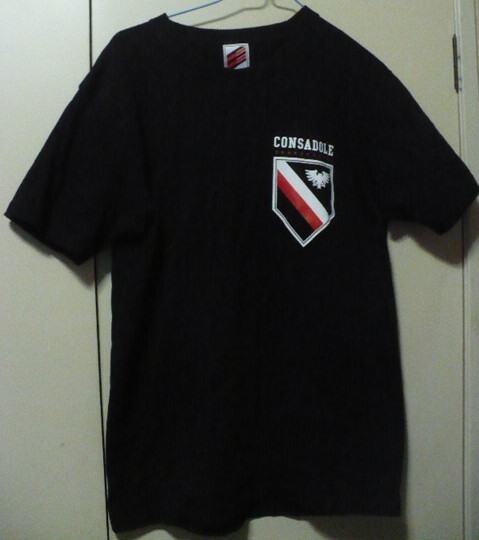 2020CS Clothing北海道コンサドーレ札幌MINIMAL EMBLEM Tシャツ northern pride　黒×赤　チームオフィシャル