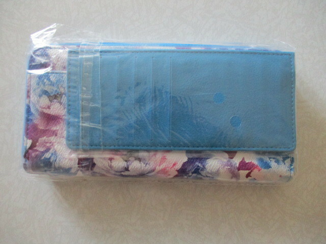 ■送料無料！新品カードケース付き長財布ブルー花柄