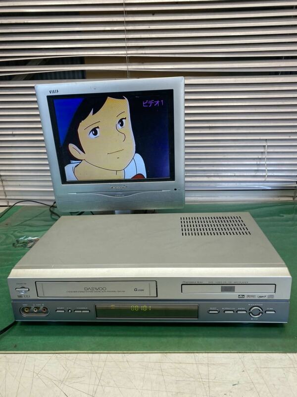 (418) DVDプレーヤー VHS ビデオカセットレコーダーDVH-70A 一体型 ジャンク
