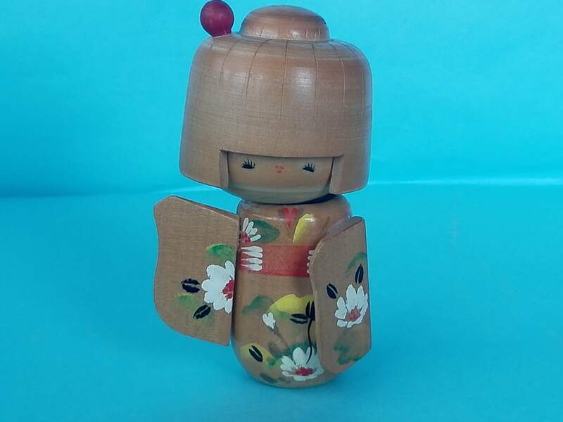創作こけし 伝統民芸品 郷土玩具 日本人形 お土産品 １1，8㎝