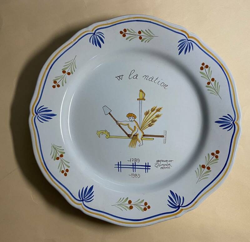 フランス製　アンリオ・カンペール　陶皿　フランス革命200年記念　限定販売　1989年 Henriot Quimper France 直径約25センチ