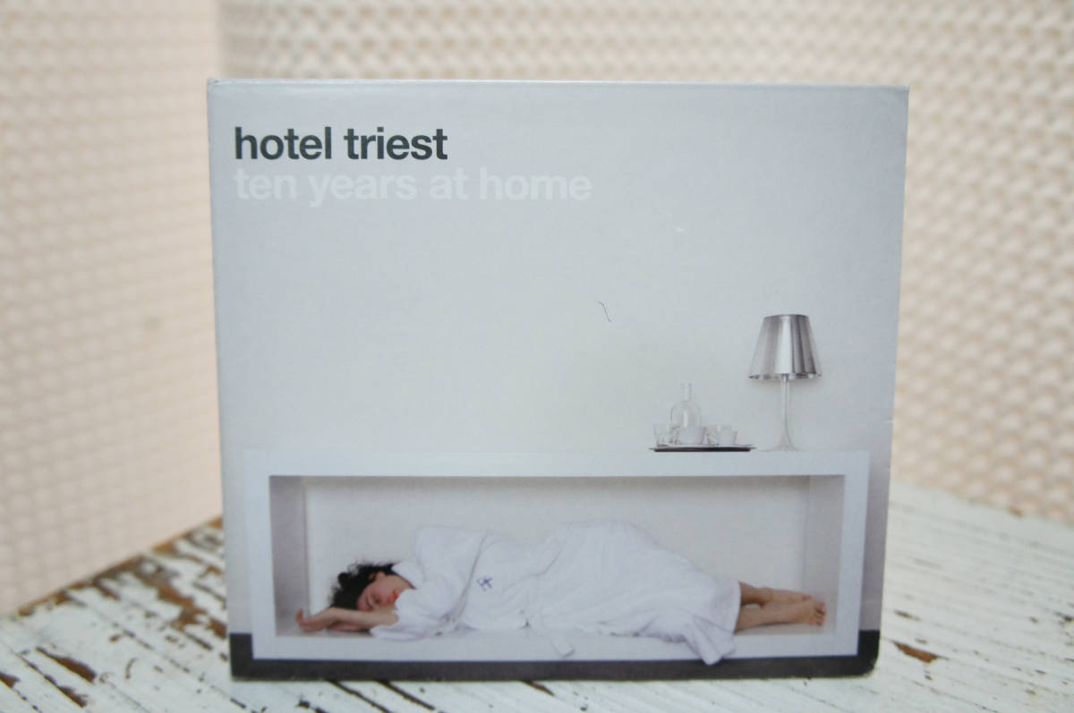 VA「hotel triest ten years at home」