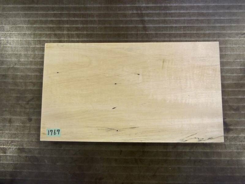 希少銘木（栃）スポルテッド杢 （300×168×21）mm 　1枚　乾燥済み　無垢一枚板 送料無料 [1767]　とち トチ 木材 花台 マナ板 キャンプ