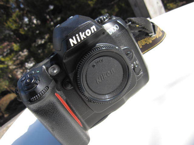 ☆Nikon ニコン D100 デジタル　一眼レフ カメラ　メンテ調整できる方へ（現状品です。）中古☆