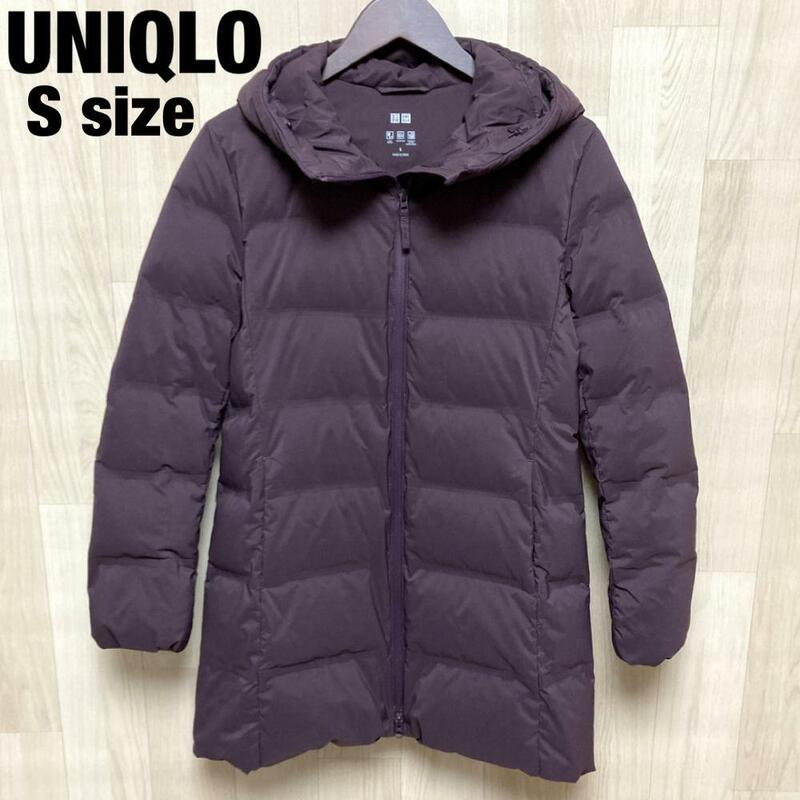 【大人気モデル】美品 UNIQLO ユニクロ シームレスダウン ジャケット 防寒 ショートコート フード付き ワイン Sサイズ レディース