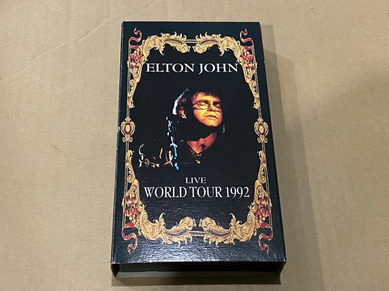 ①廃盤　VHSビデオ　エルトンジョン　ELTON JOHN LIVE WORLD TOUR 1992 海外版