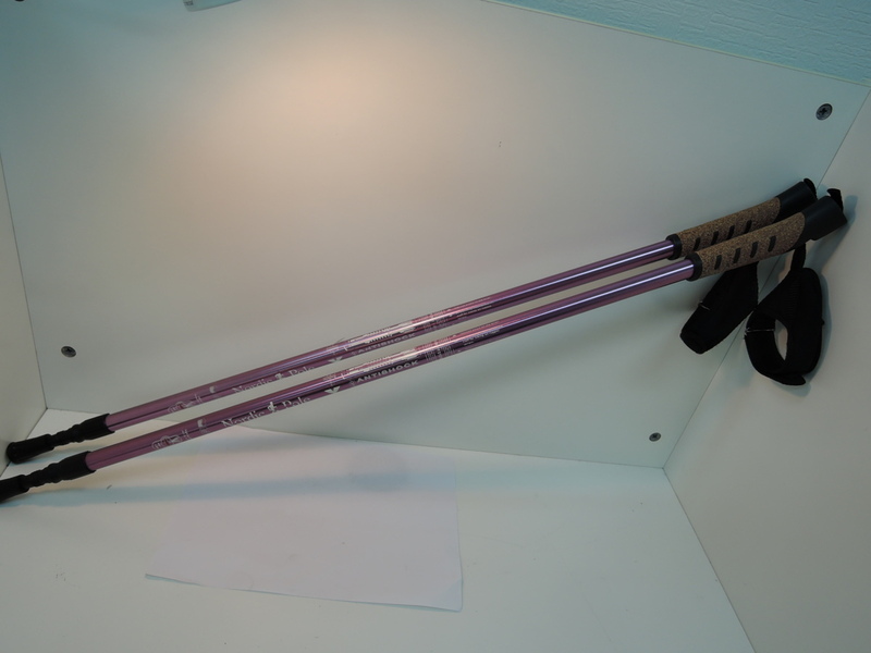 ☆彡　AUSSIE　オージー　トレッキングポール 2本セット 約　70～140cm アルミ製　紫