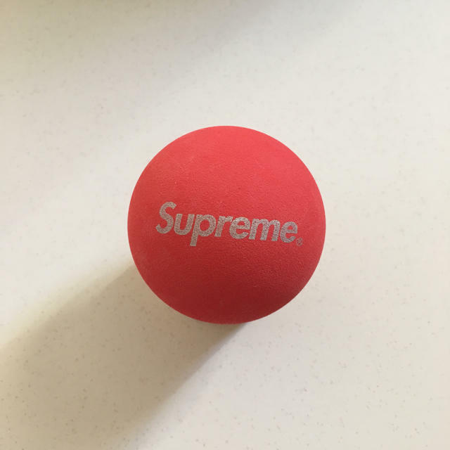 新品　正規品 SUPREME シュプリーム ボール　　赤