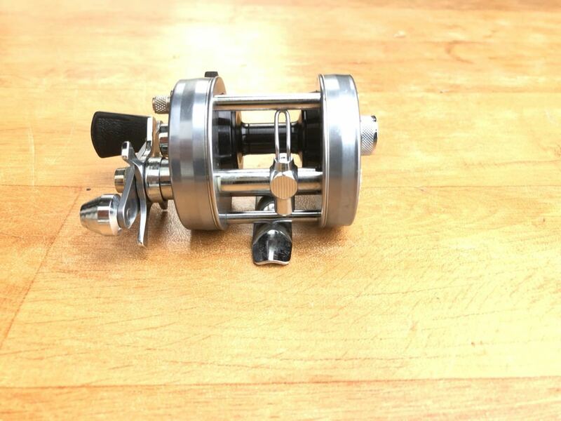 動作確認済 美品 ABU アブガルシア アンバサダー 2500C シルバー Ambassadeur Heddon ヘドン スミス バルサ50 ズイール フェンウィック