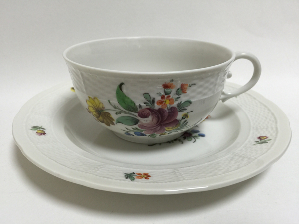 《送料無料》ニュンフェンブルグ ティーカップ&ソーサー セット Nymphenburg cup and saucer