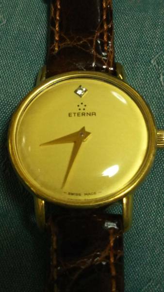 ETAの伝説エテルナの綺麗なレディースの時計。ダイヤ一個