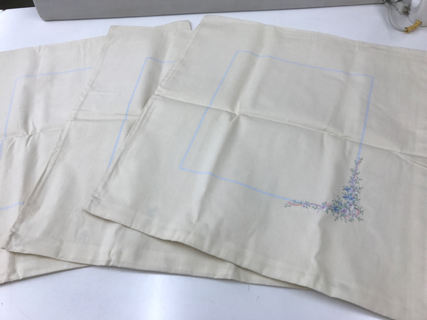 【新品】刺繍の綺麗な 座布団カバー 55×59 銘仙判 クリーム色 1枚 シンプル オシャレ 上品 アイボリー