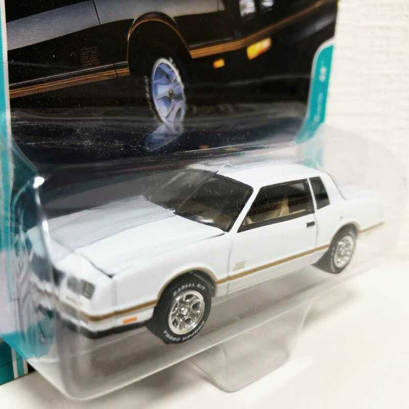 JohnnyLightningジョニーライトニング/'87 Chevyシボレー MonteCarloモンテカルロ SS 白 1/64 限定3512台