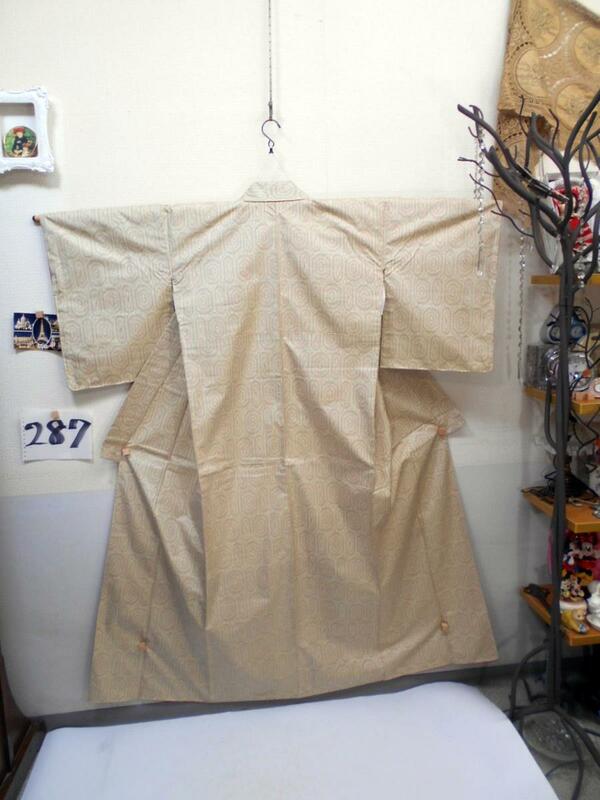 さなえ287　本場奄美大島紬着物　中古品　極美品　実用　リメイク　古布　越前蔵うぶ出し