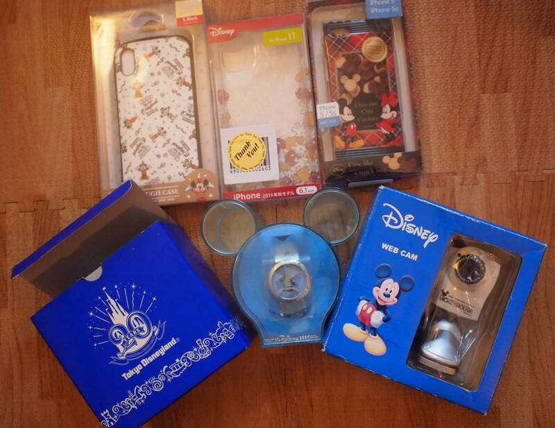 ミッキーマウス　レアコレクション　ディズニーランド20周年腕時計、iPhoneカバー5s＋10＋11、Webカメラ