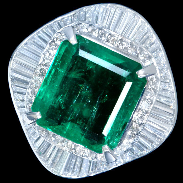B6948 美しいエメラルド６．２５ct 天然絶品ダイヤモンド１．６７ct 最高級Pｔ900無垢リング